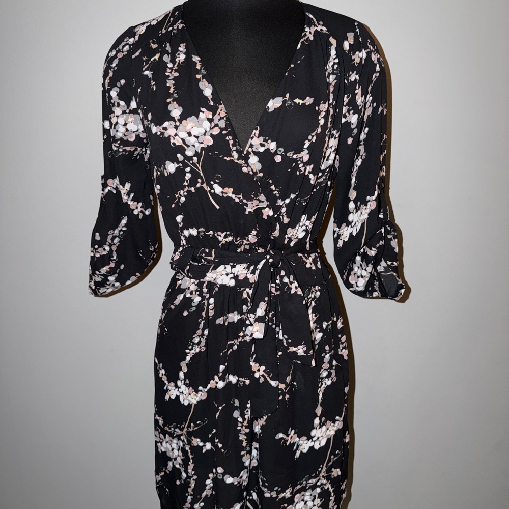 Daniel Rain Black Cute Floral Office Shirt
Dress 3/4 sleeves with pockets
Small